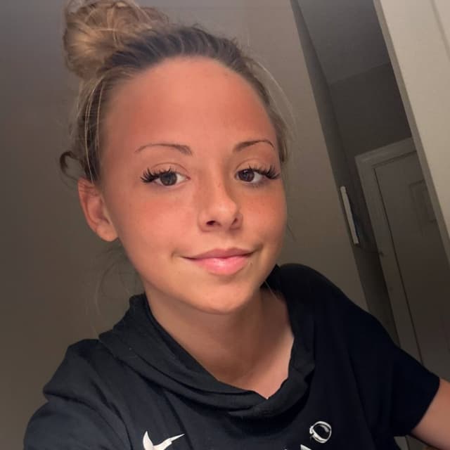 Mia — OnlyFans creator